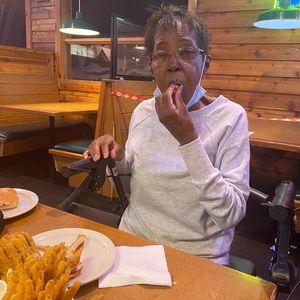 Meet your Posher, Elizabeth